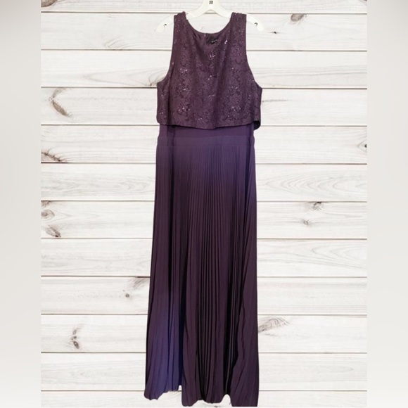 Purple Gala Dress (colour may vary due to lighting) - Picture 3 of 3